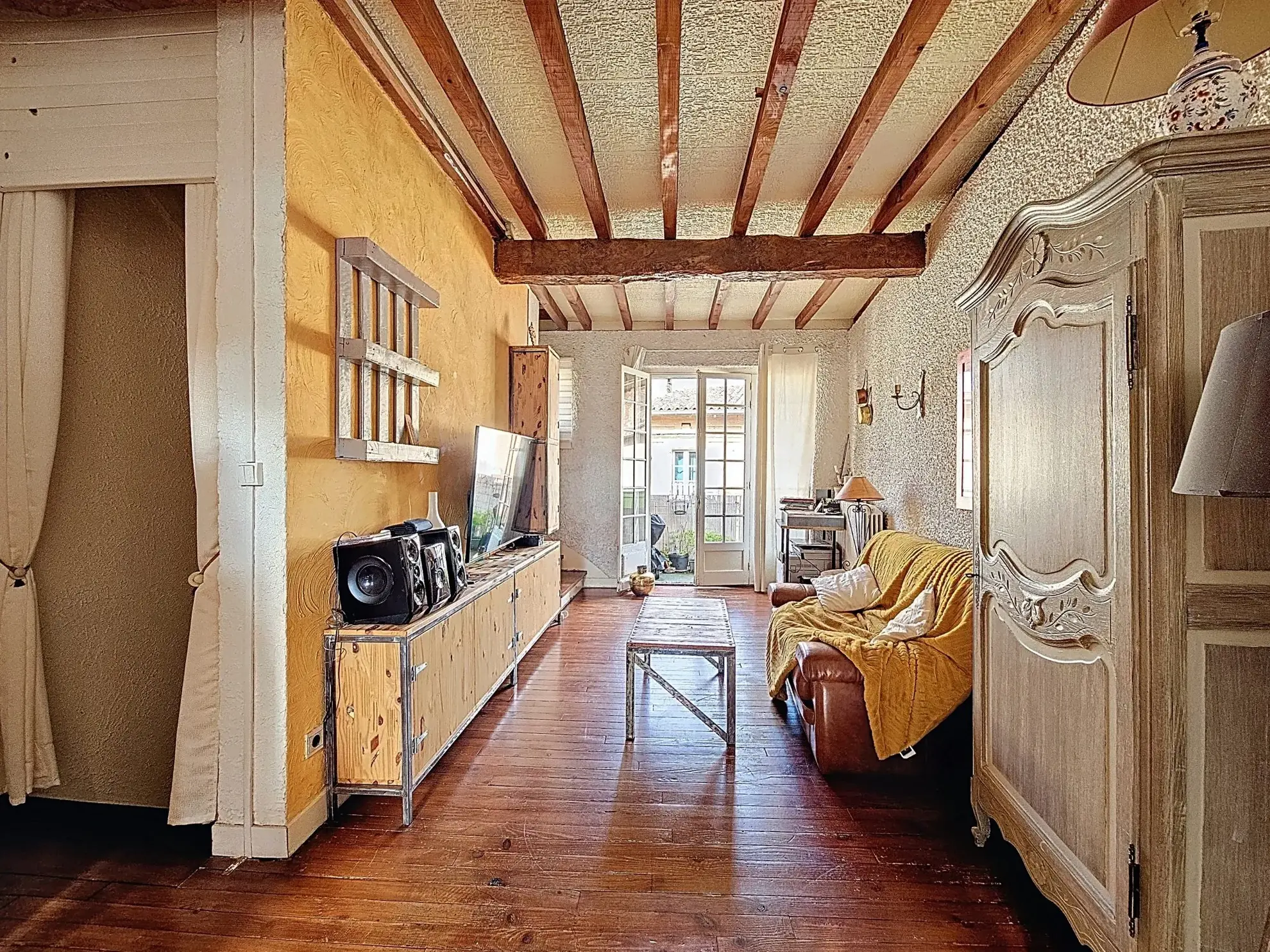 À vendre maison de ville à Lanta - 67 m², 3 niveaux, balcon, à rénover 