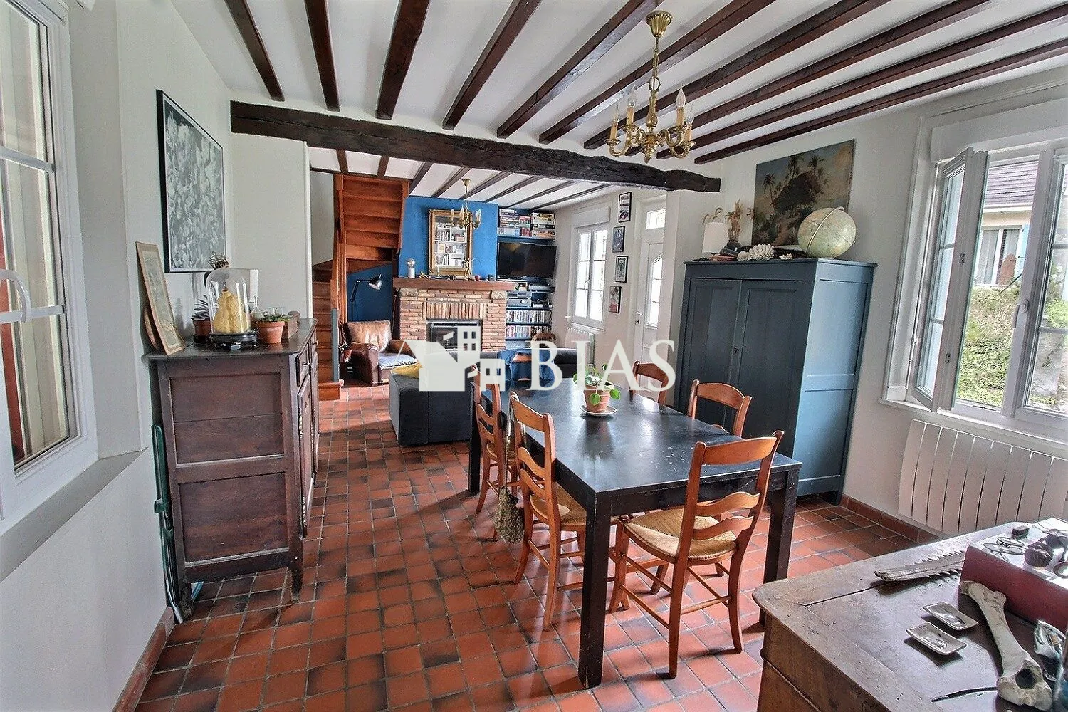 Maison de campagne à vendre à Forges-Les-Eaux, 2 chambres, garage et jardin clôturé 