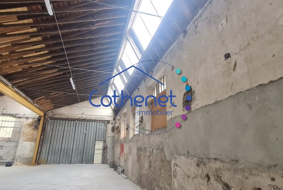 À vendre local professionnel de 270 m² à Cours, accès grands véhicules 