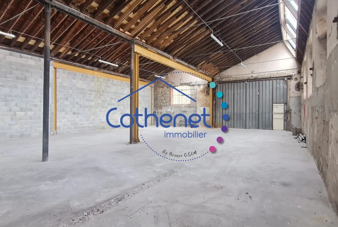 À vendre local professionnel de 270 m² à Cours, accès grands véhicules 