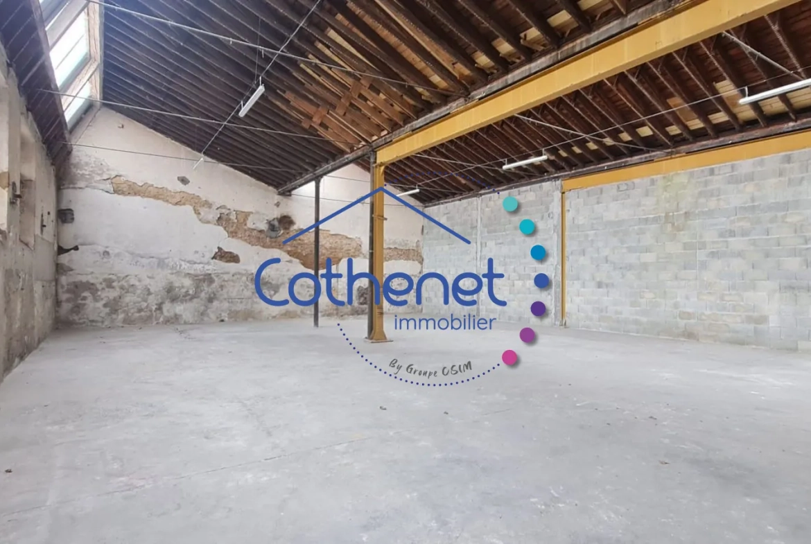 À vendre local professionnel de 270 m² à Cours, accès grands véhicules 