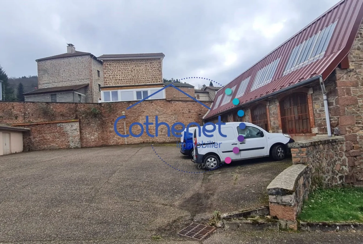 À vendre local professionnel de 270 m² à Cours, accès grands véhicules 