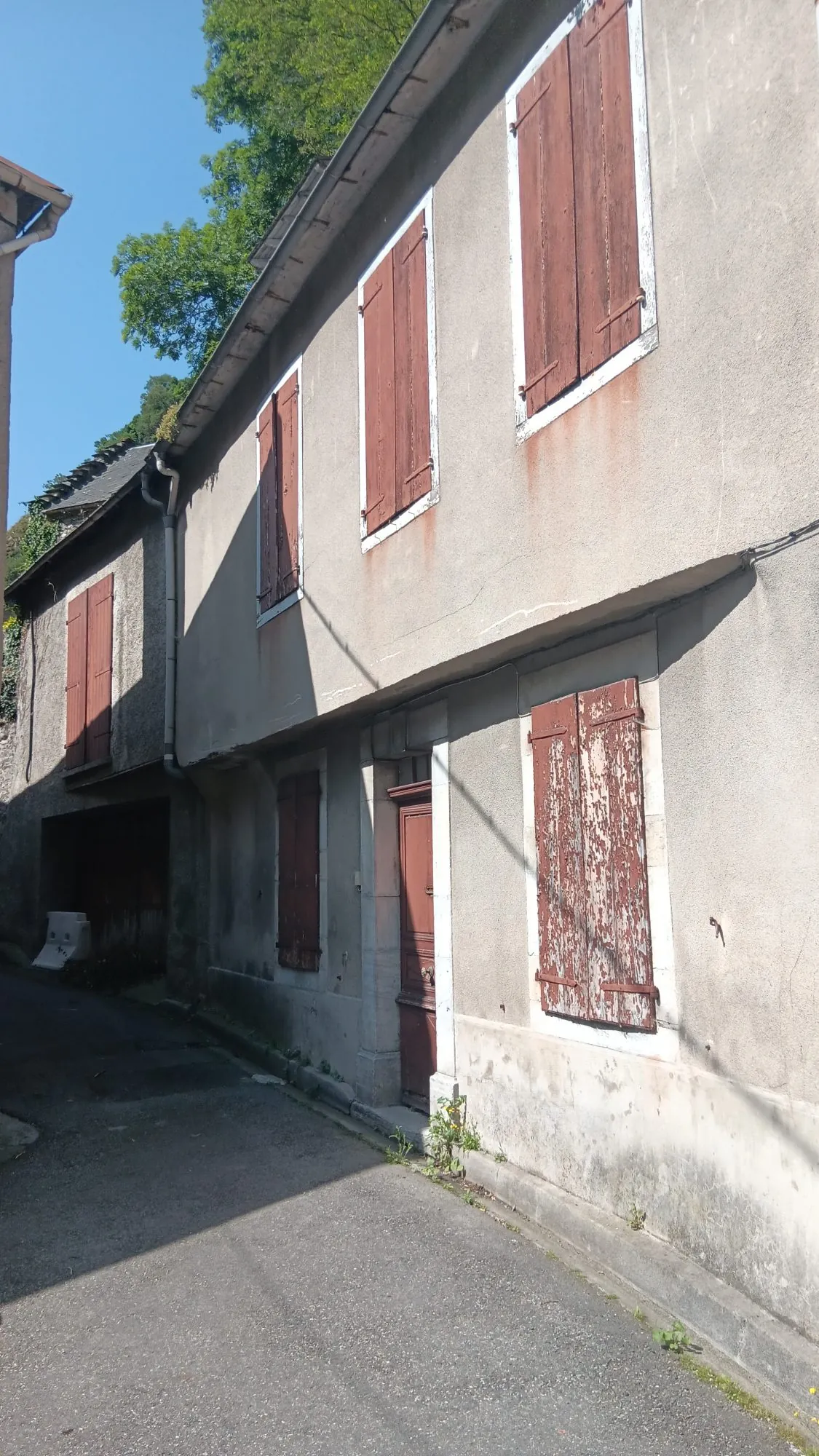 Maison à vendre avec vue sur les montagnes à Saint-Béat-Lez - 180 m² à rénover 