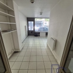 Local commercial de 33 m² face à la gare de Saint-Chamond à vendre