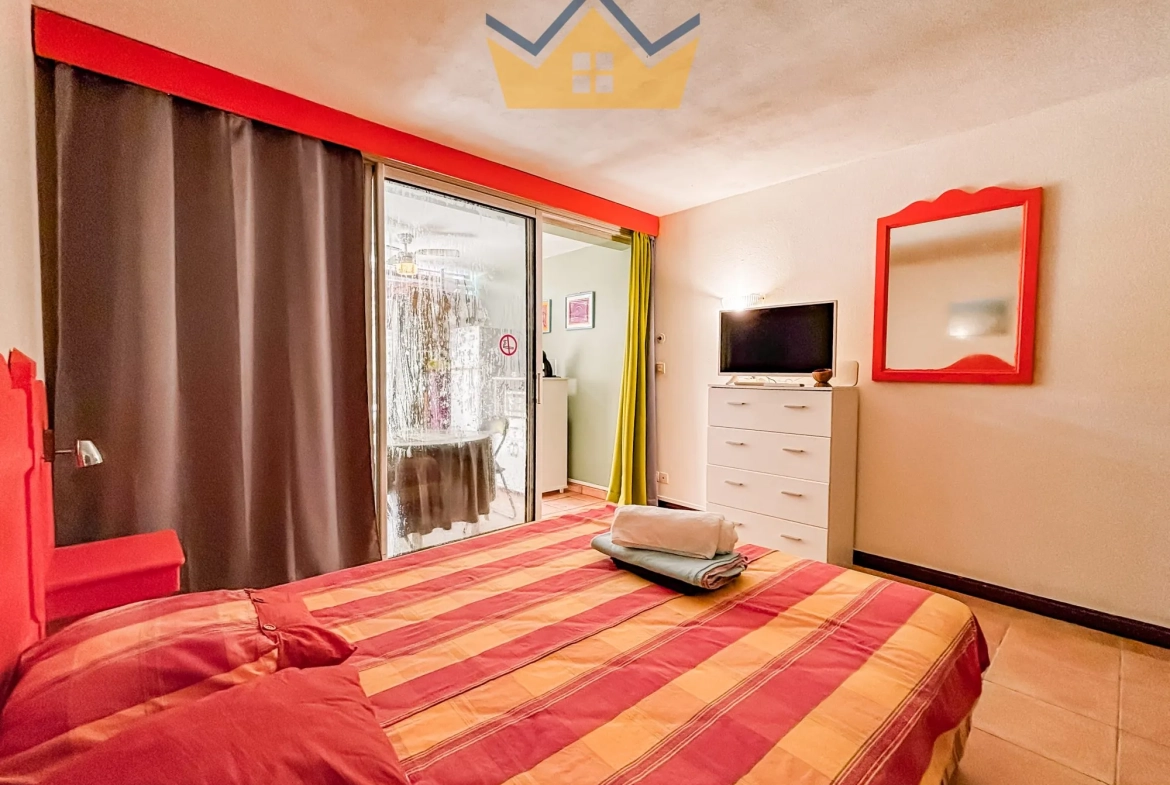 Appartement T1 meublé à Sainte-Anne en Martinique avec terrasse et jardin 