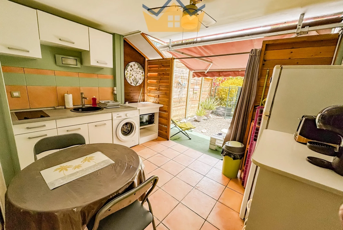 Appartement T1 meublé à Sainte-Anne en Martinique avec terrasse et jardin 