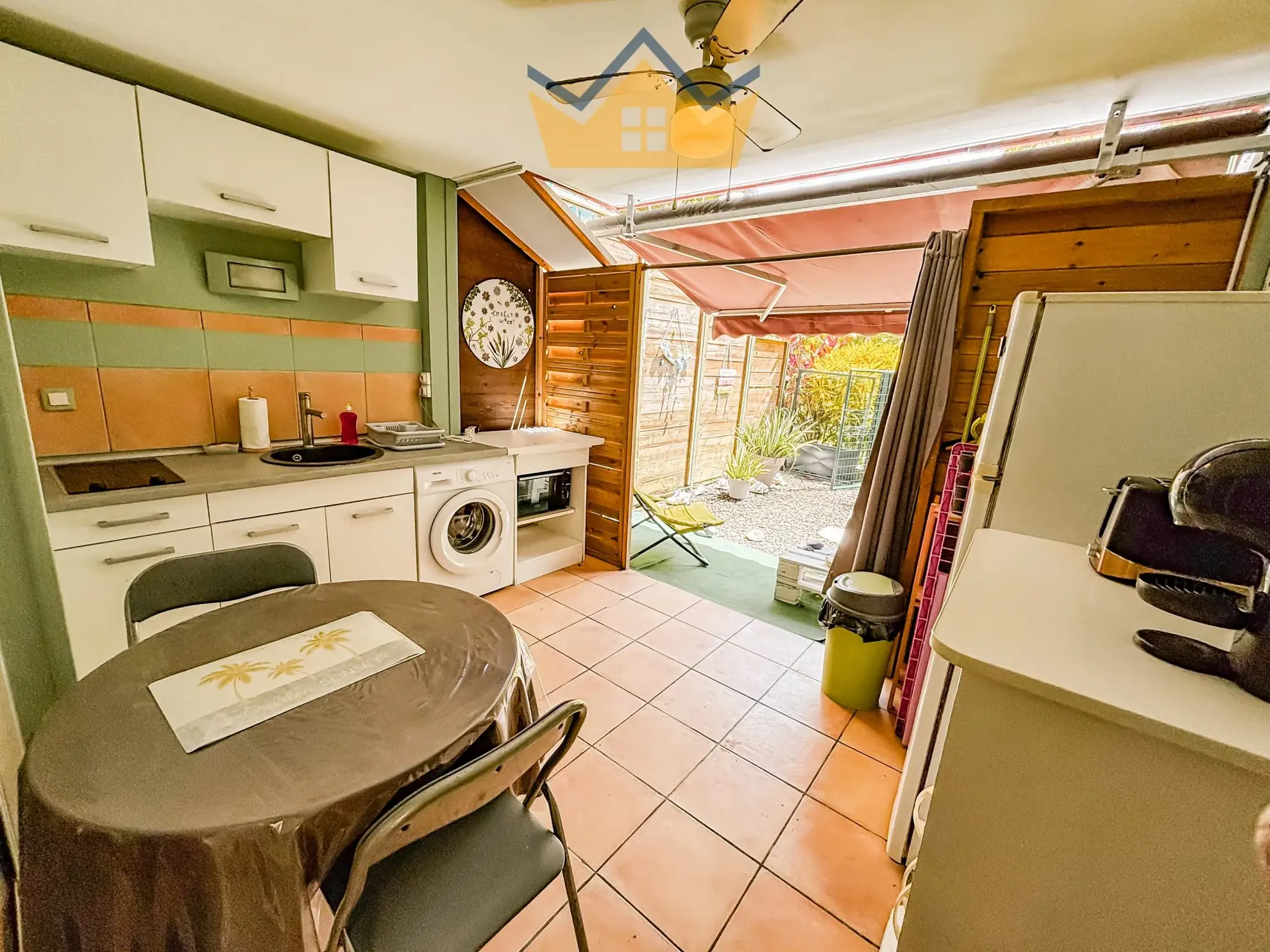 Appartement T1 meublé à Sainte-Anne en Martinique avec terrasse et jardin 