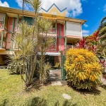 Appartement T1 meublé à Sainte-Anne en Martinique avec terrasse et jardin