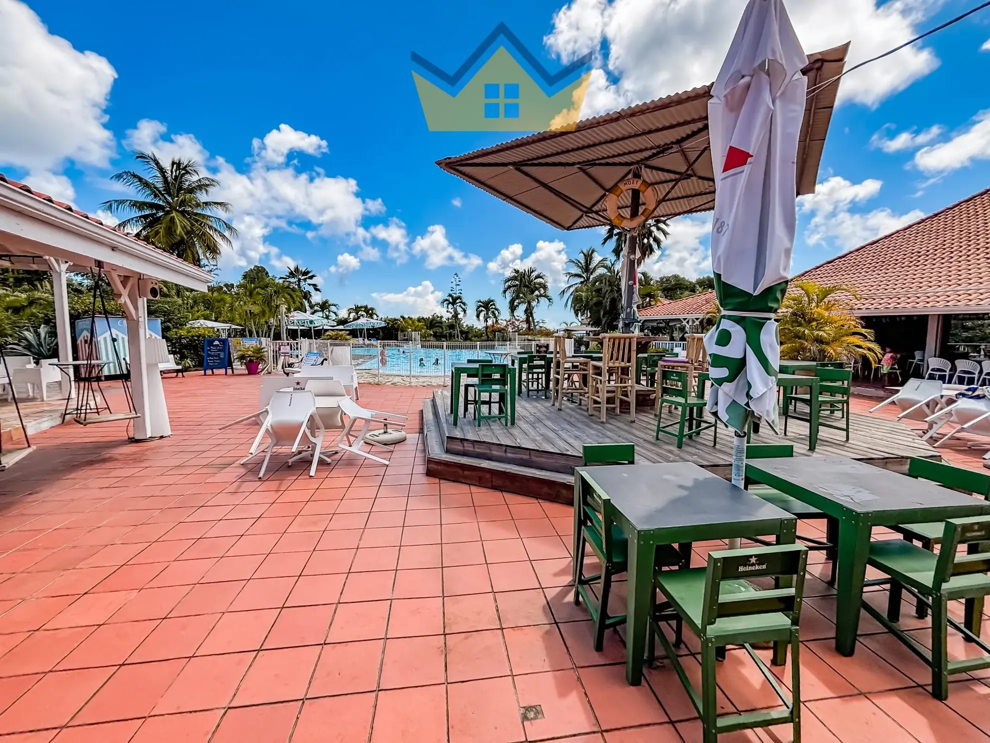 Appartement T1 meublé à Sainte-Anne en Martinique avec terrasse et jardin 