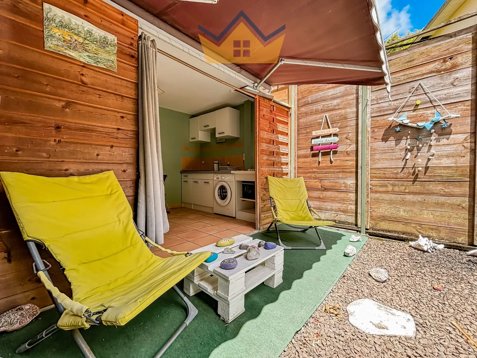 Appartement T1 meublé à Sainte-Anne en Martinique avec terrasse et jardin 