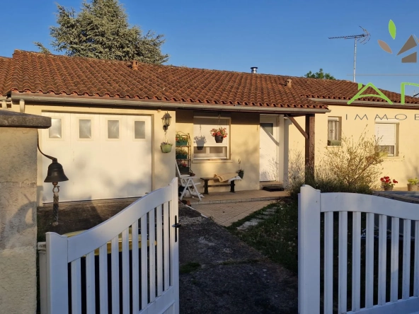 Maison de plain-pied à Montbron en Charente avec jardin clos et 2 chambres