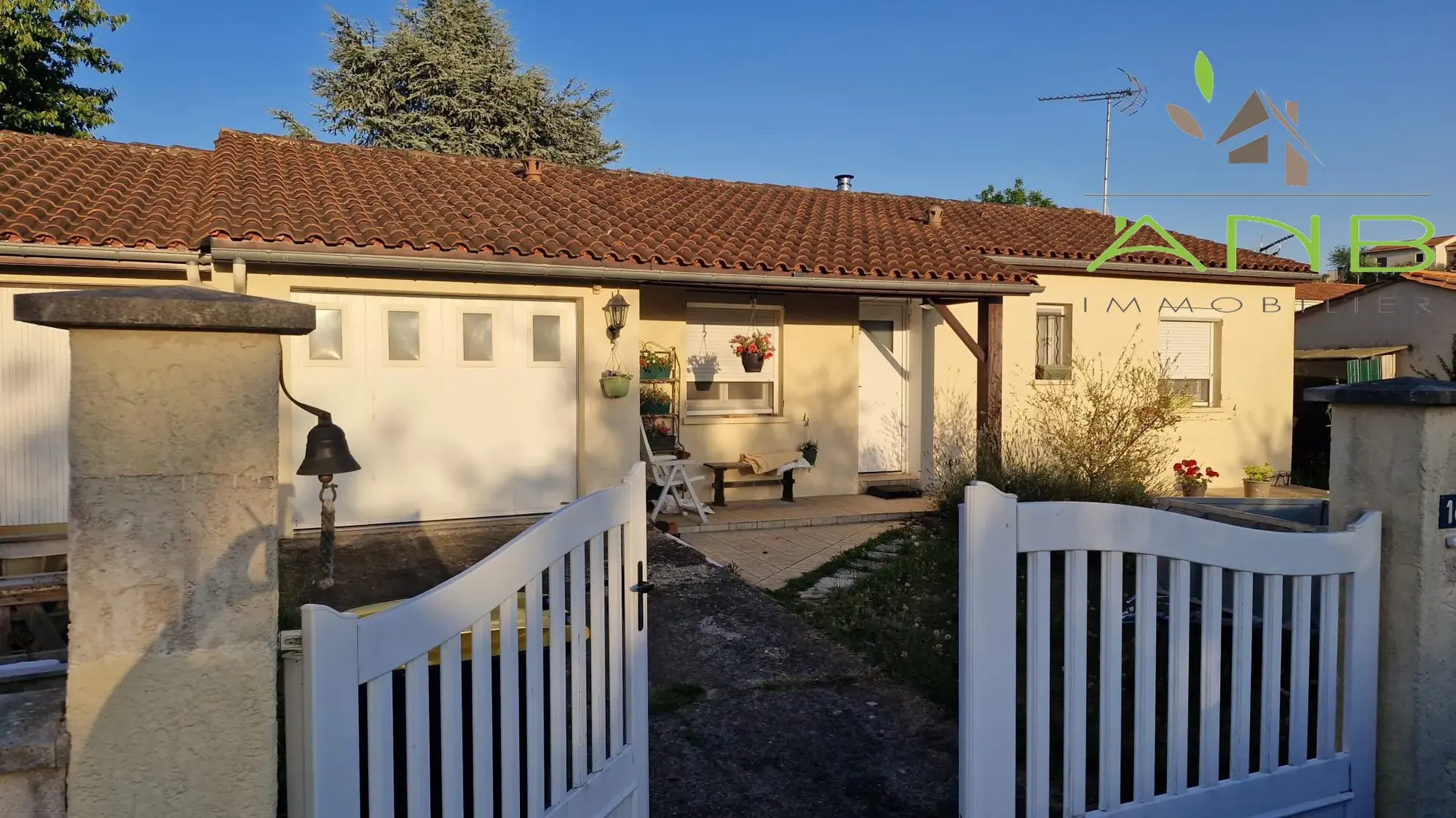 Maison de plain-pied à Montbron en Charente avec jardin clos et 2 chambres 