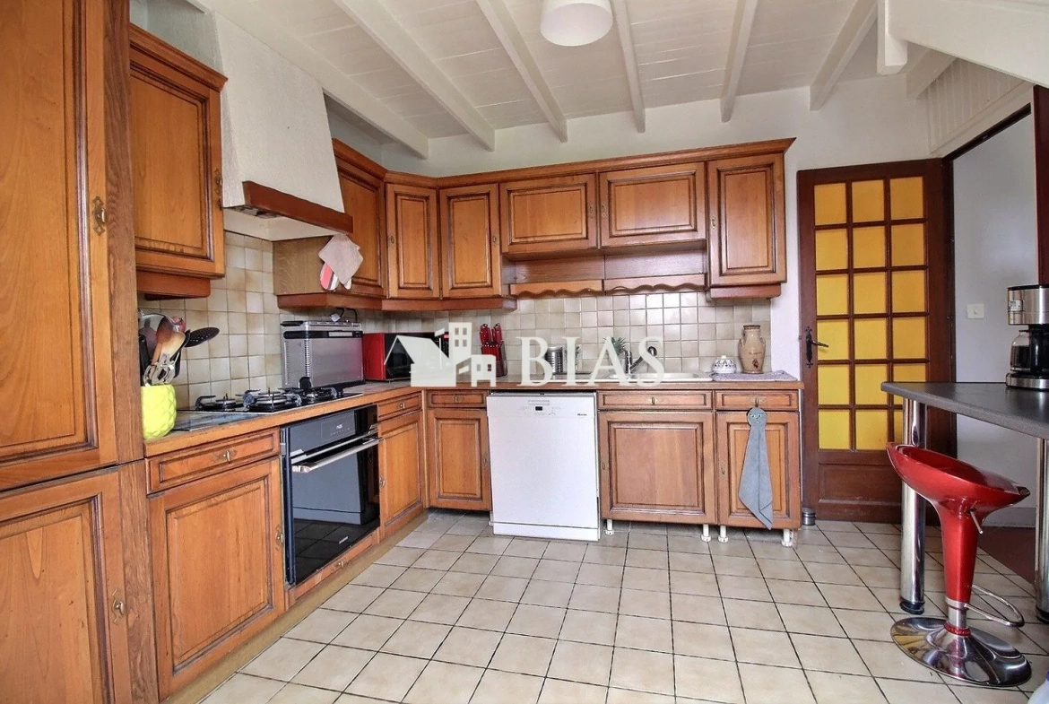 Maison normande à Bourg-Achard avec 2 chambres et terrain de 340 m² 
