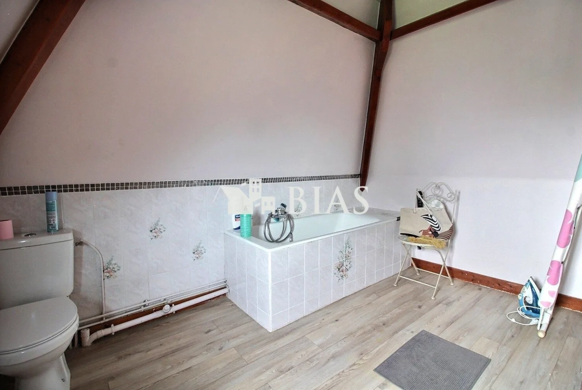 Maison normande à Bourg-Achard avec 2 chambres et terrain de 340 m² 