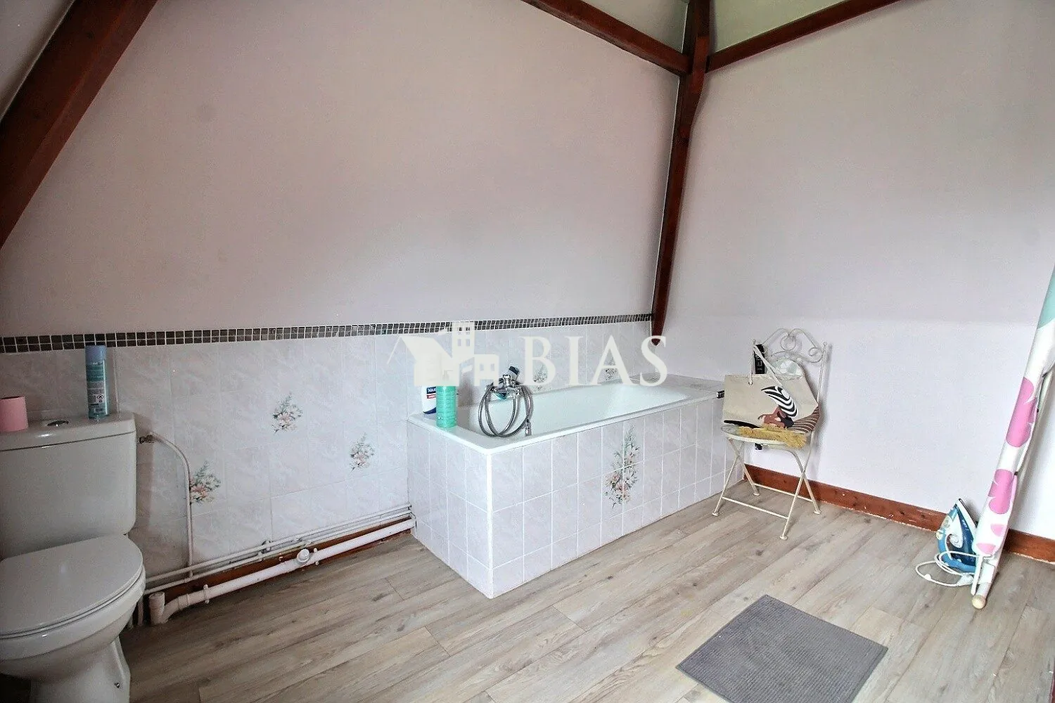Maison normande à Bourg-Achard avec 2 chambres et terrain de 340 m² 