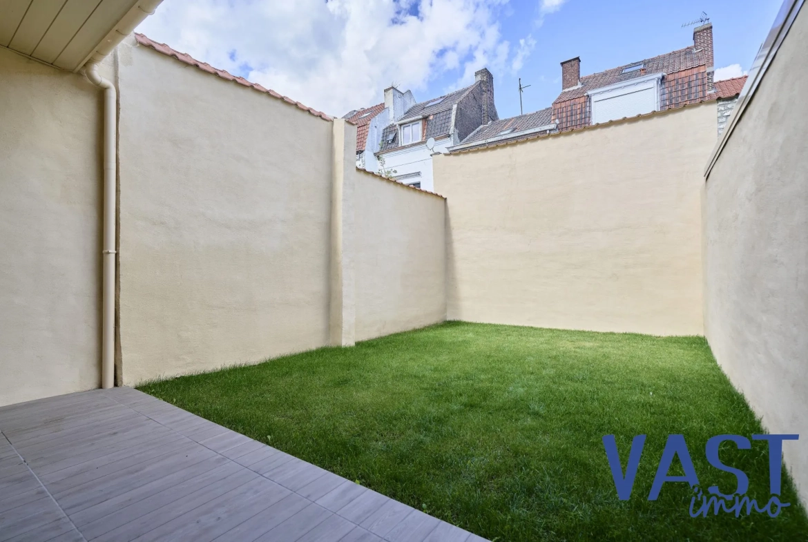 Maison ancienne rénovée avec 3 chambres, terrasse et jardin à Wattrelos 
