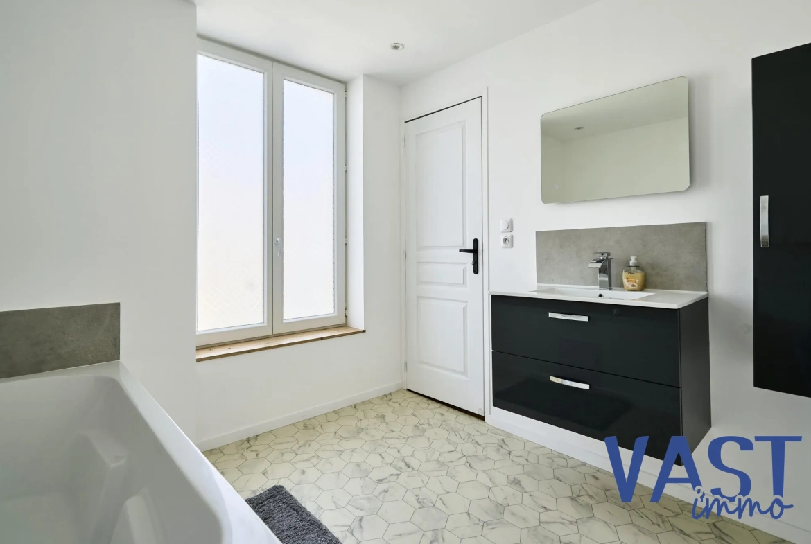 Maison ancienne rénovée avec 3 chambres, terrasse et jardin à Wattrelos 