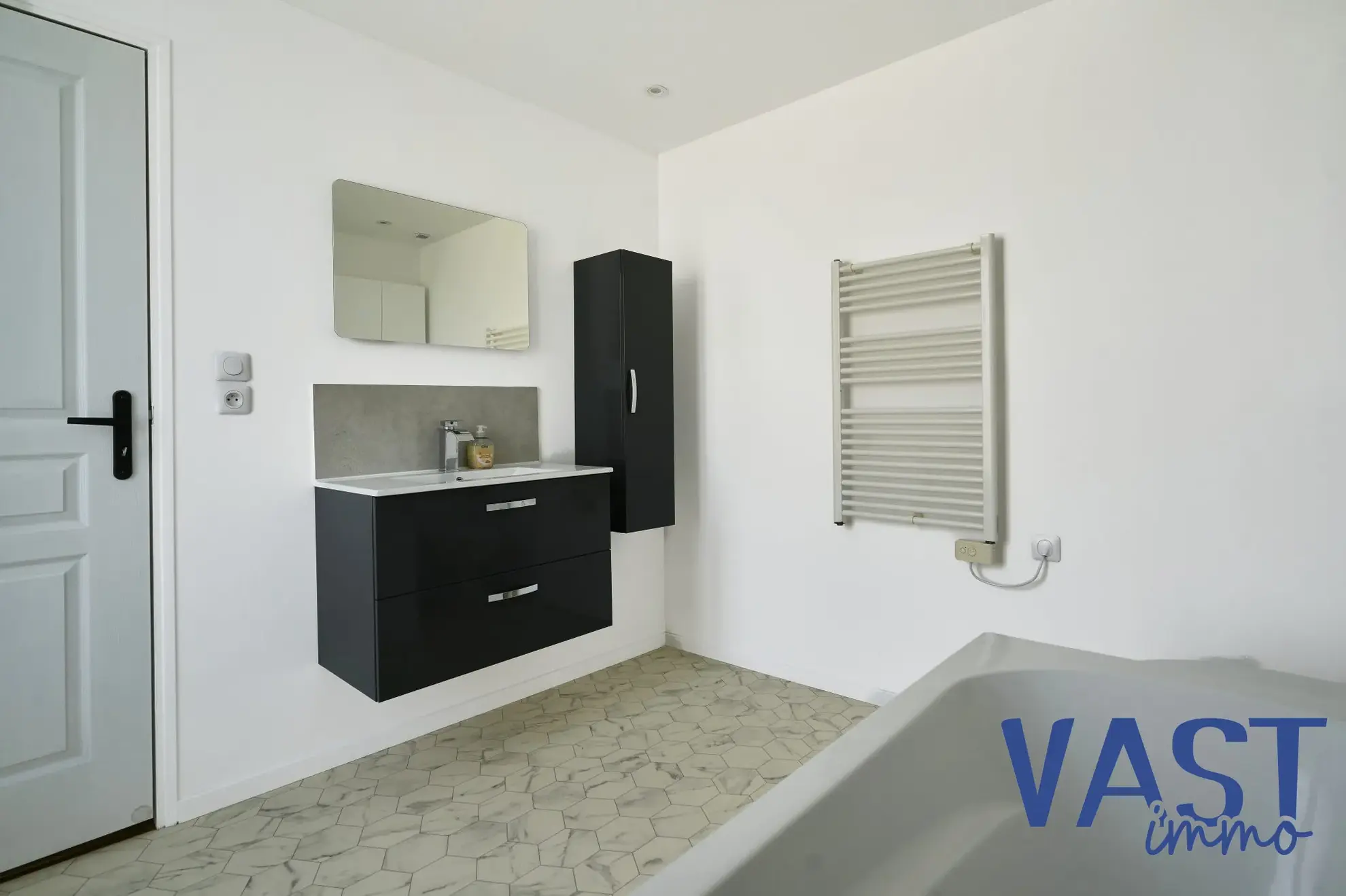 Maison ancienne rénovée avec 3 chambres, terrasse et jardin à Wattrelos 
