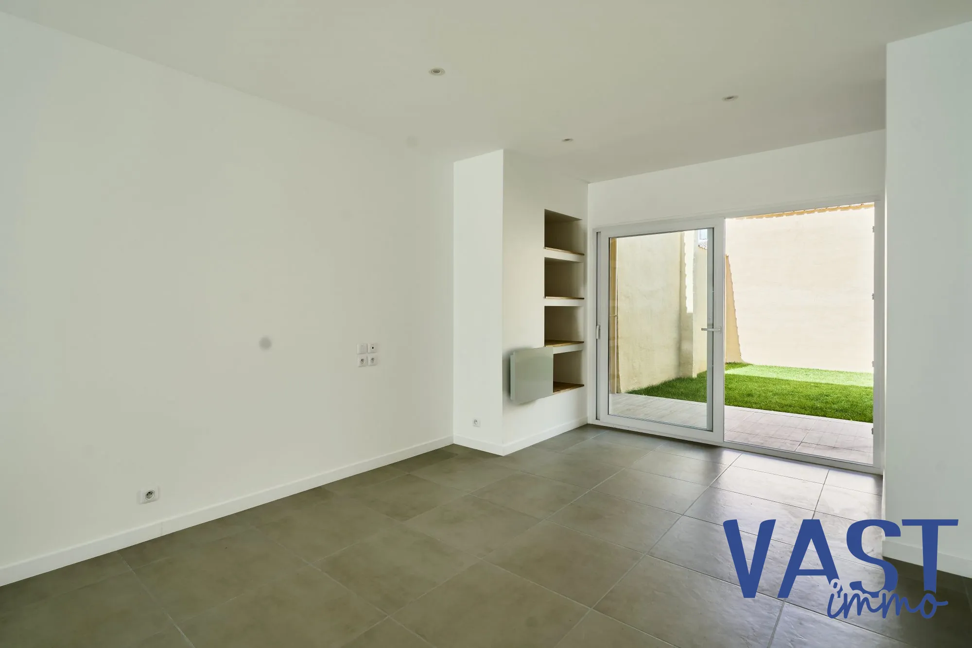 Maison ancienne rénovée avec 3 chambres, terrasse et jardin à Wattrelos 