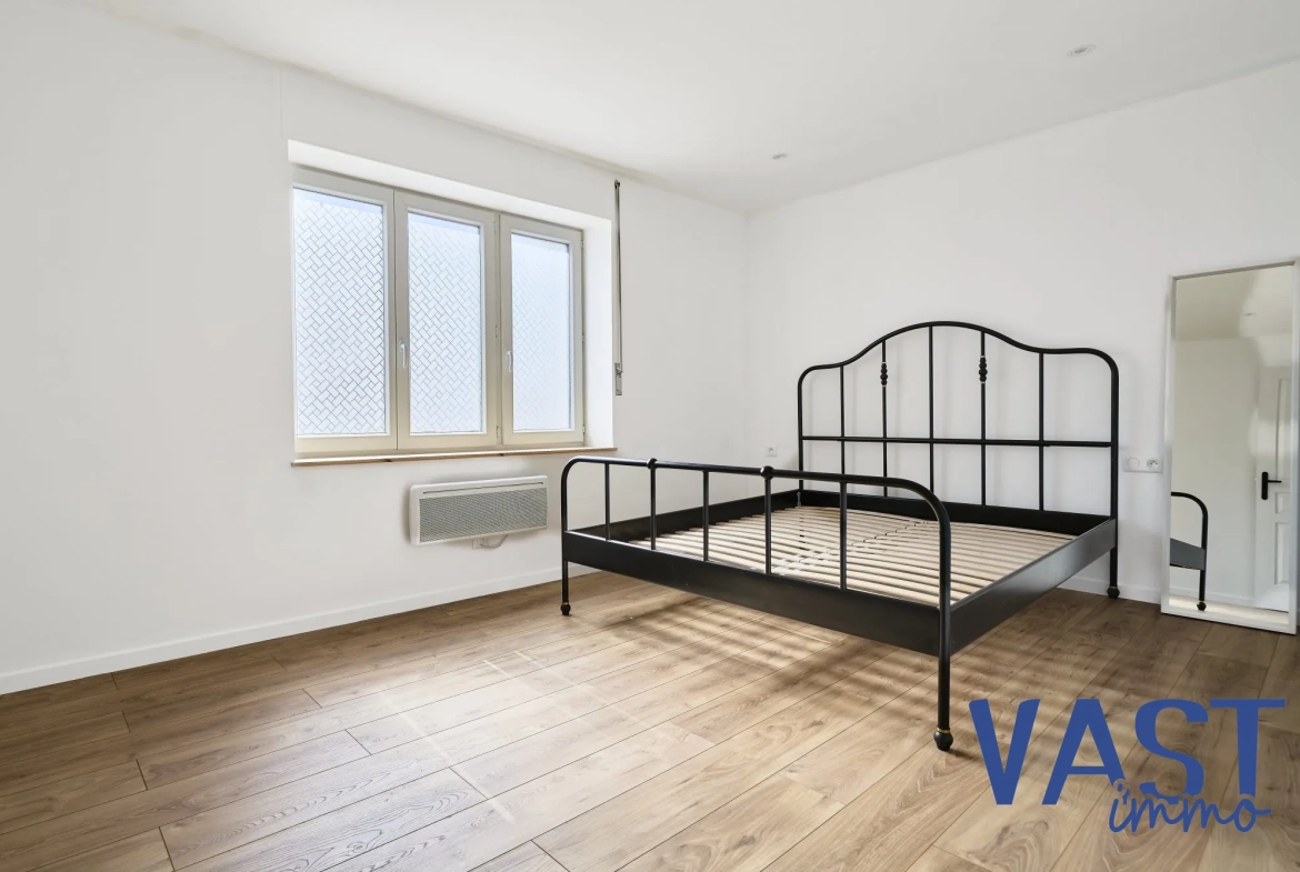 Maison ancienne rénovée avec 3 chambres, terrasse et jardin à Wattrelos 