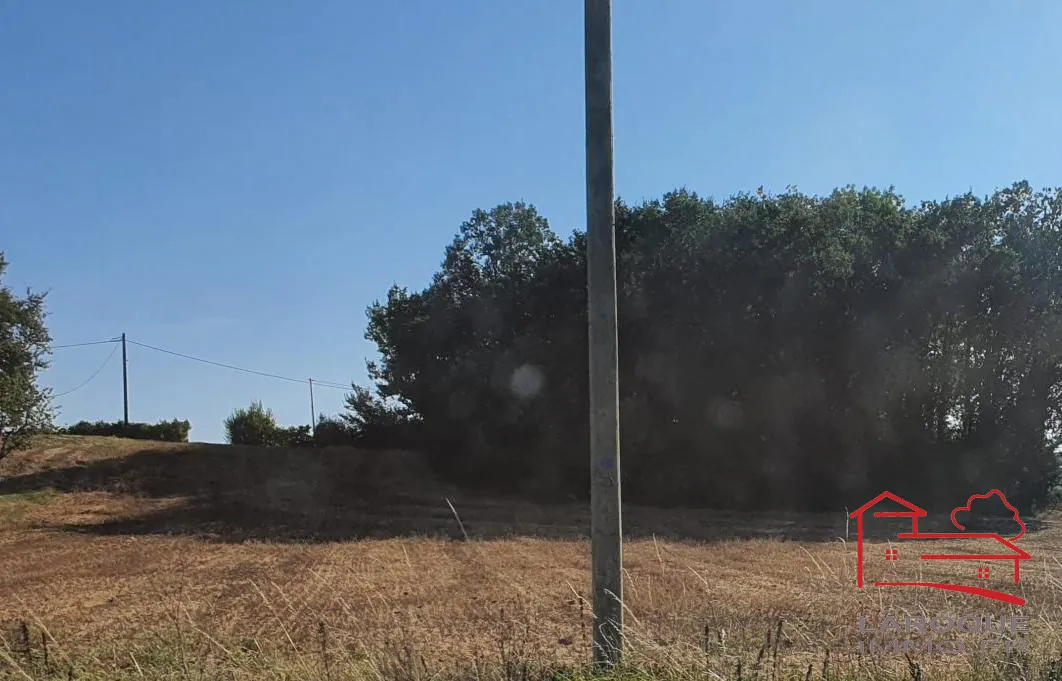 Terrain constructible de 3 100 m² proche Agen et Villeneuve-sur-Lot 