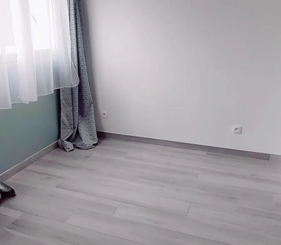 Appartement T3 lumineux avec balcon à Trappes, résidence sécurisée 