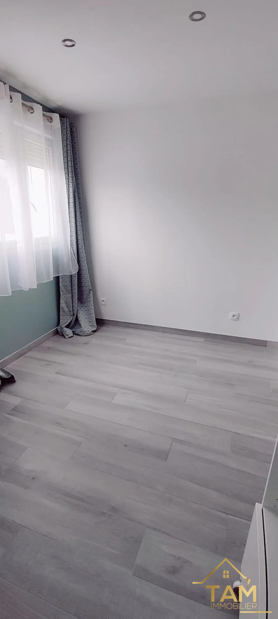 Appartement T3 lumineux avec balcon à Trappes, résidence sécurisée 