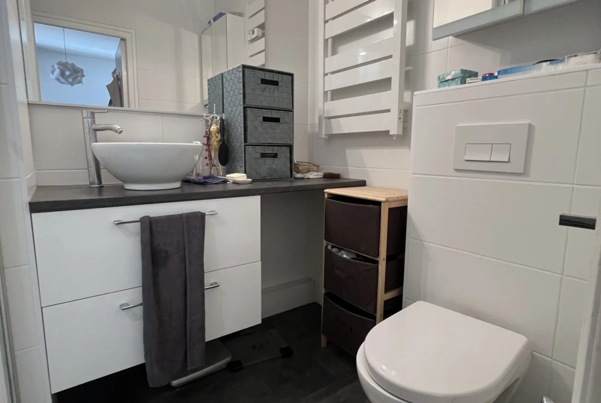 Appartement T1 bis lumineux à vendre dans le quartier des Chartrons à Bordeaux 