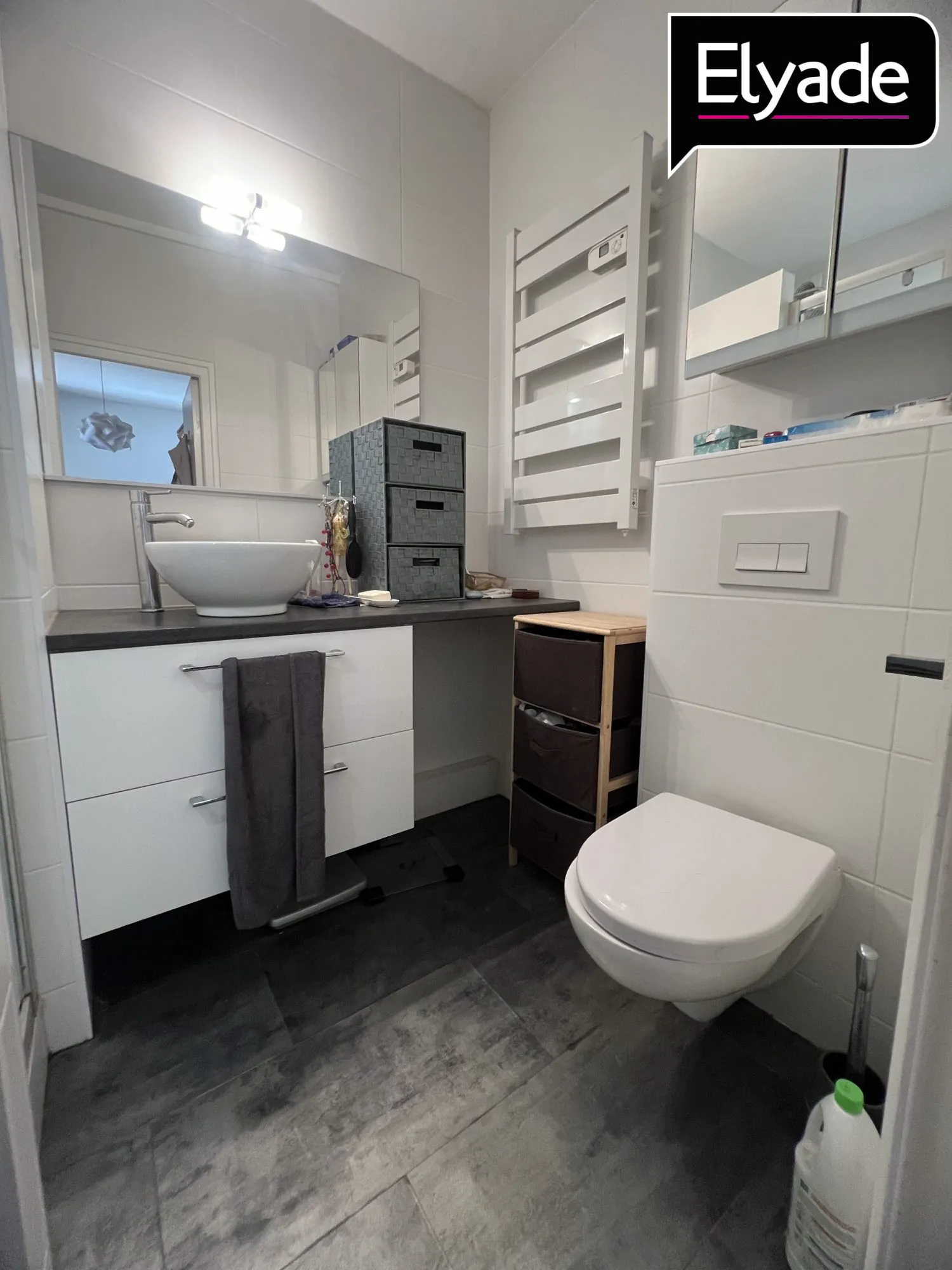 Appartement T1 bis lumineux à vendre dans le quartier des Chartrons à Bordeaux 