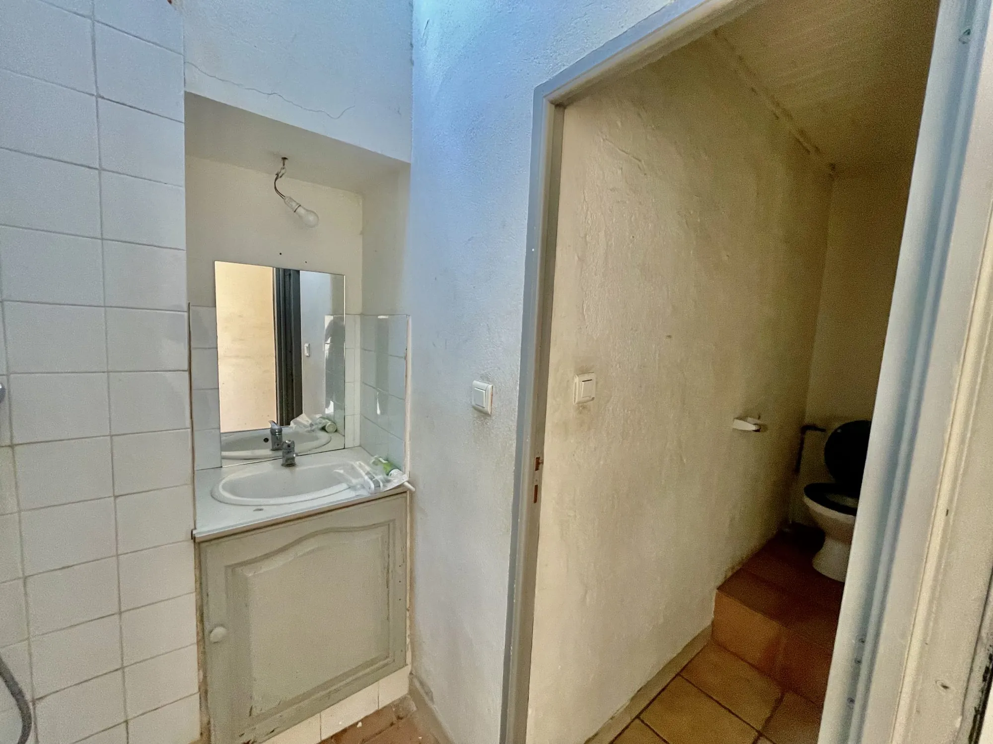 Studio à rénover de 24,53 m² avec terrasse au cœur d'Avignon 