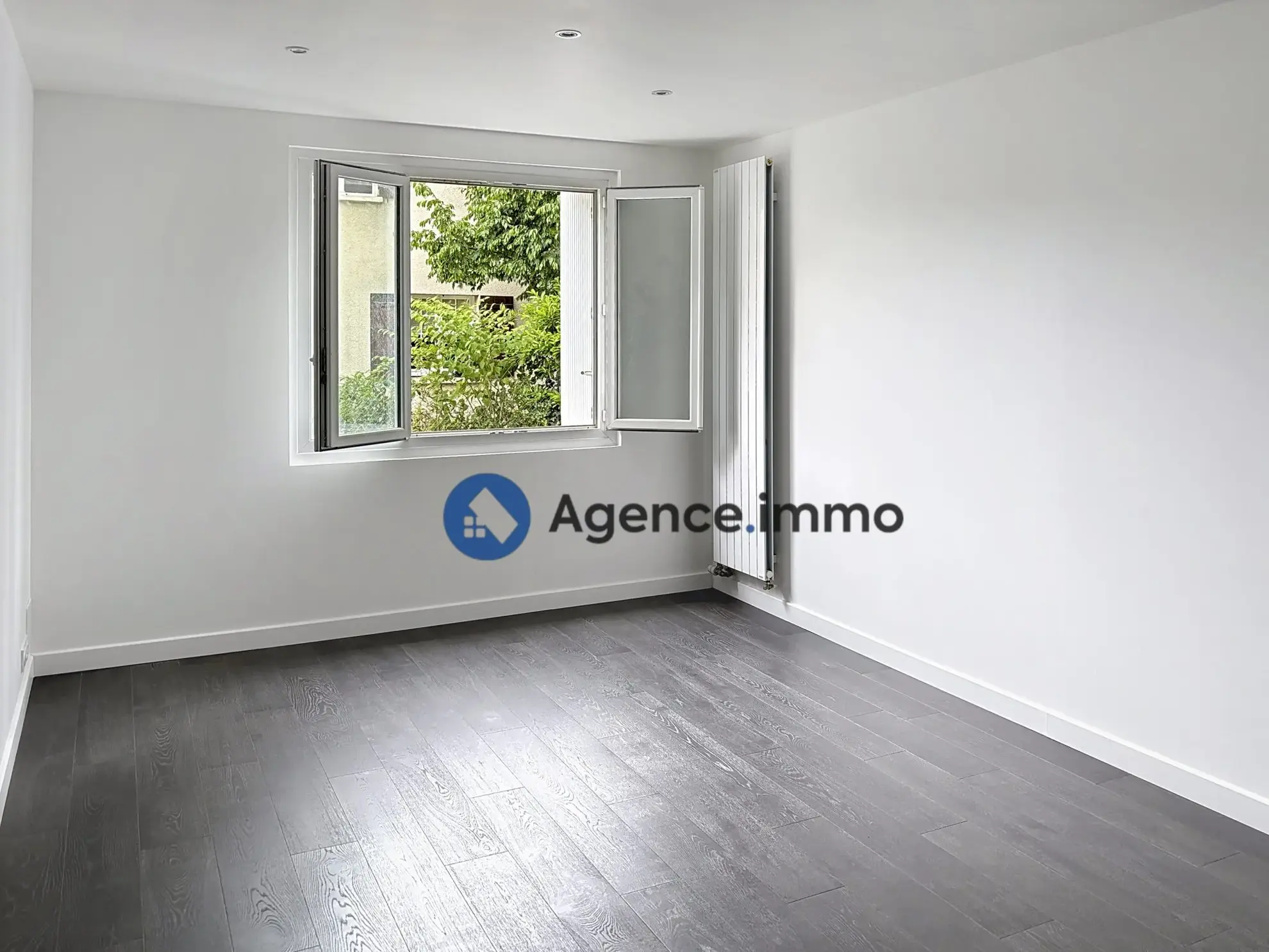 Appartement T2 rénové à vendre à Saint-Cyr-sur-Loire, proche Tours en France 