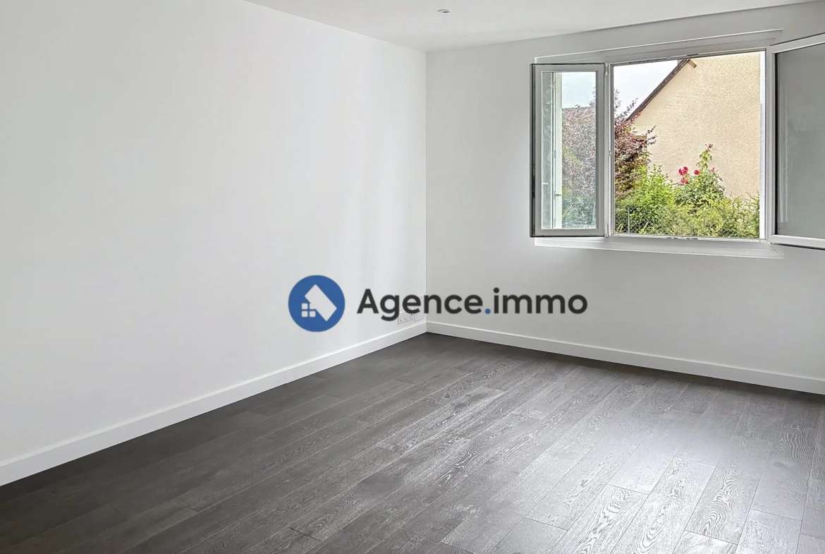 Appartement T2 rénové à vendre à Saint-Cyr-sur-Loire, proche Tours en France 