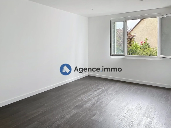 Appartement T2 rénové à vendre à Saint-Cyr-sur-Loire, proche Tours en France