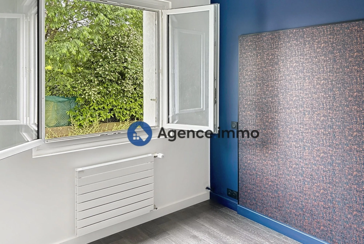 Appartement T2 rénové à vendre à Saint-Cyr-sur-Loire, proche Tours en France 