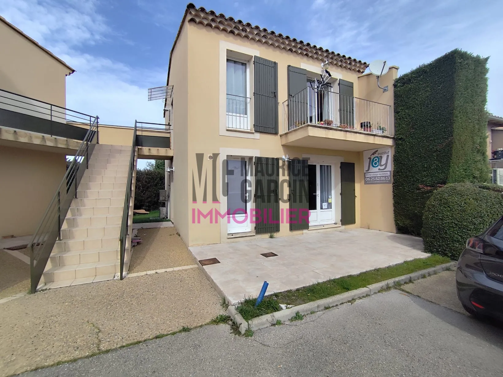 Appartement T2 avec terrasse et parking à L'Isle-sur-la-Sorgue - Vente libre 