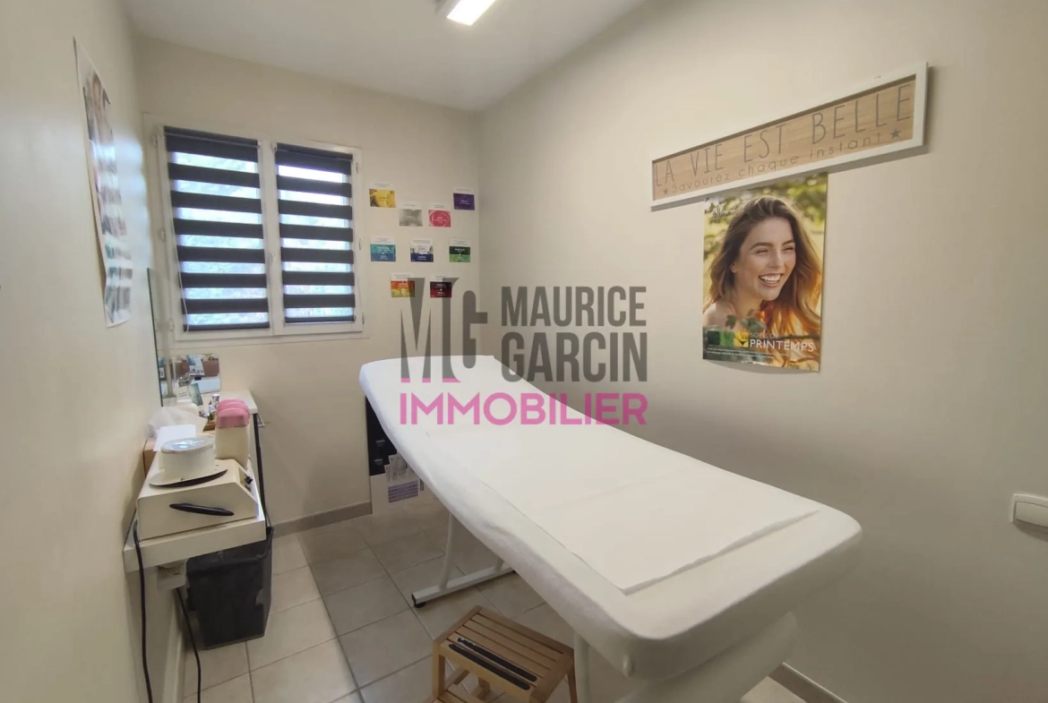 Appartement T2 avec terrasse et parking à L'Isle-sur-la-Sorgue - Vente libre 