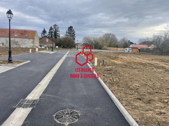 Terrain à vendre à Péroy-les-Gombries de 472 m² idéal pour construction