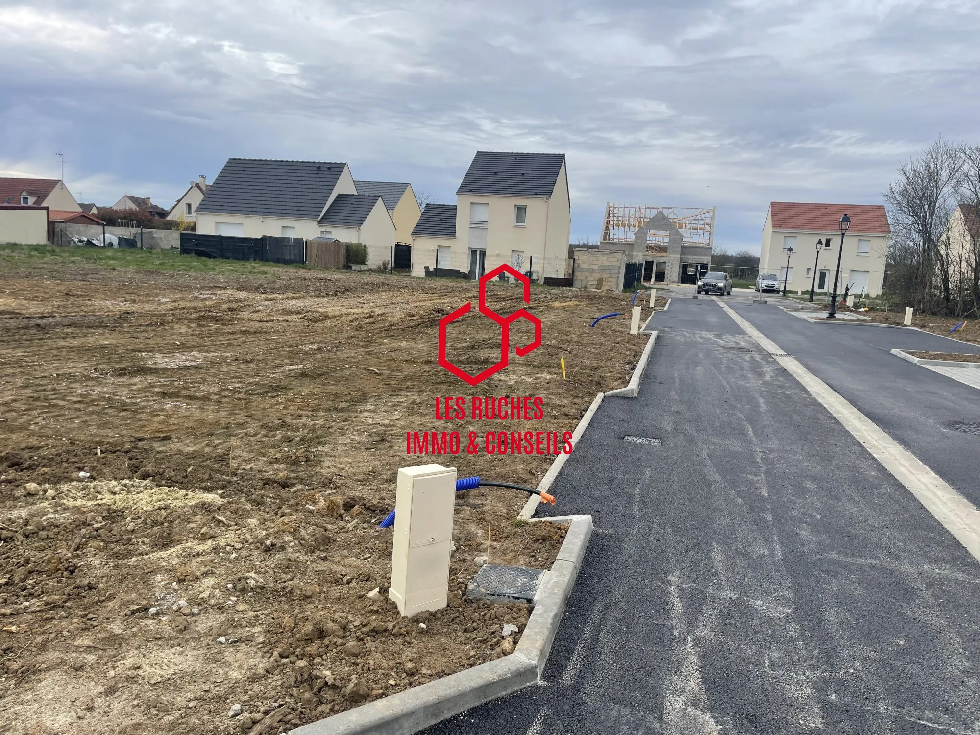 Terrain à vendre à Péroy-les-Gombries de 472 m² idéal pour construction 