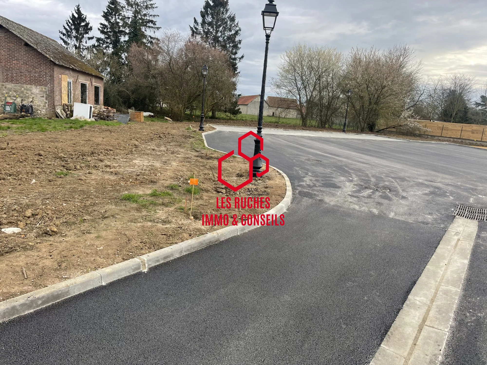 Terrain à vendre à Péroy-les-Gombries de 472 m² idéal pour construction 