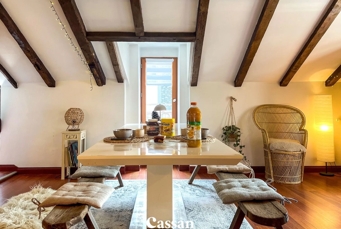 Charmant appartement 3 pièces avec charme ancien à Aurillac secteur Carmes 