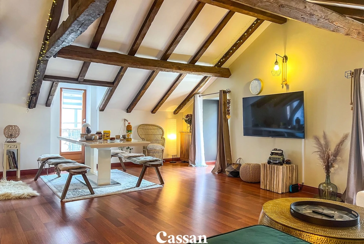Charmant appartement 3 pièces avec charme ancien à Aurillac secteur Carmes 