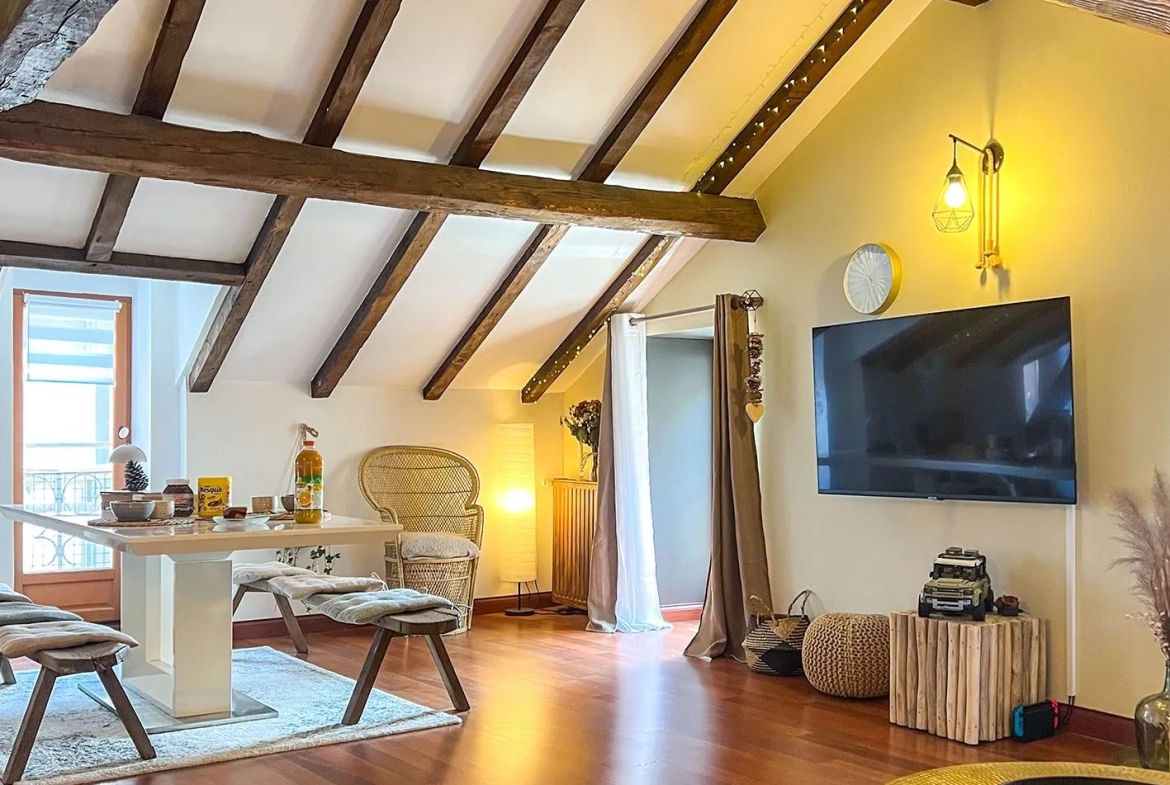 Charmant appartement 3 pièces avec charme ancien à Aurillac secteur Carmes 