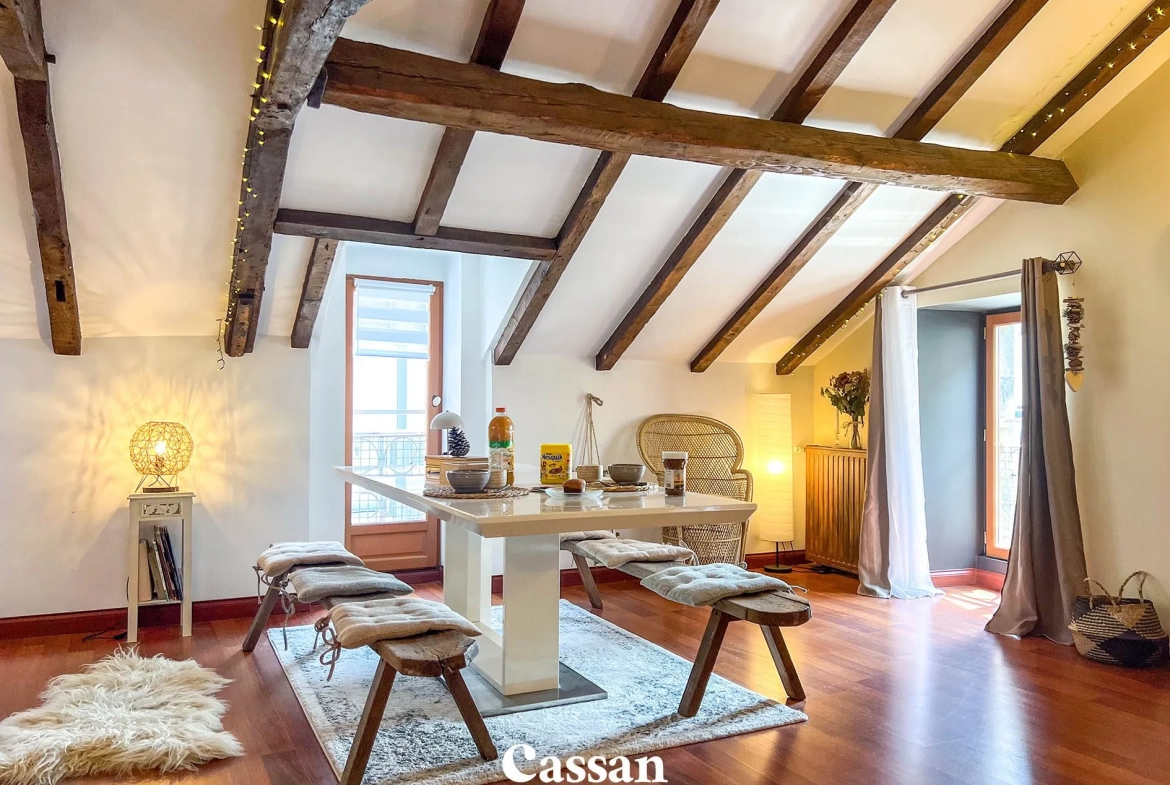 Charmant appartement 3 pièces avec charme ancien à Aurillac secteur Carmes 