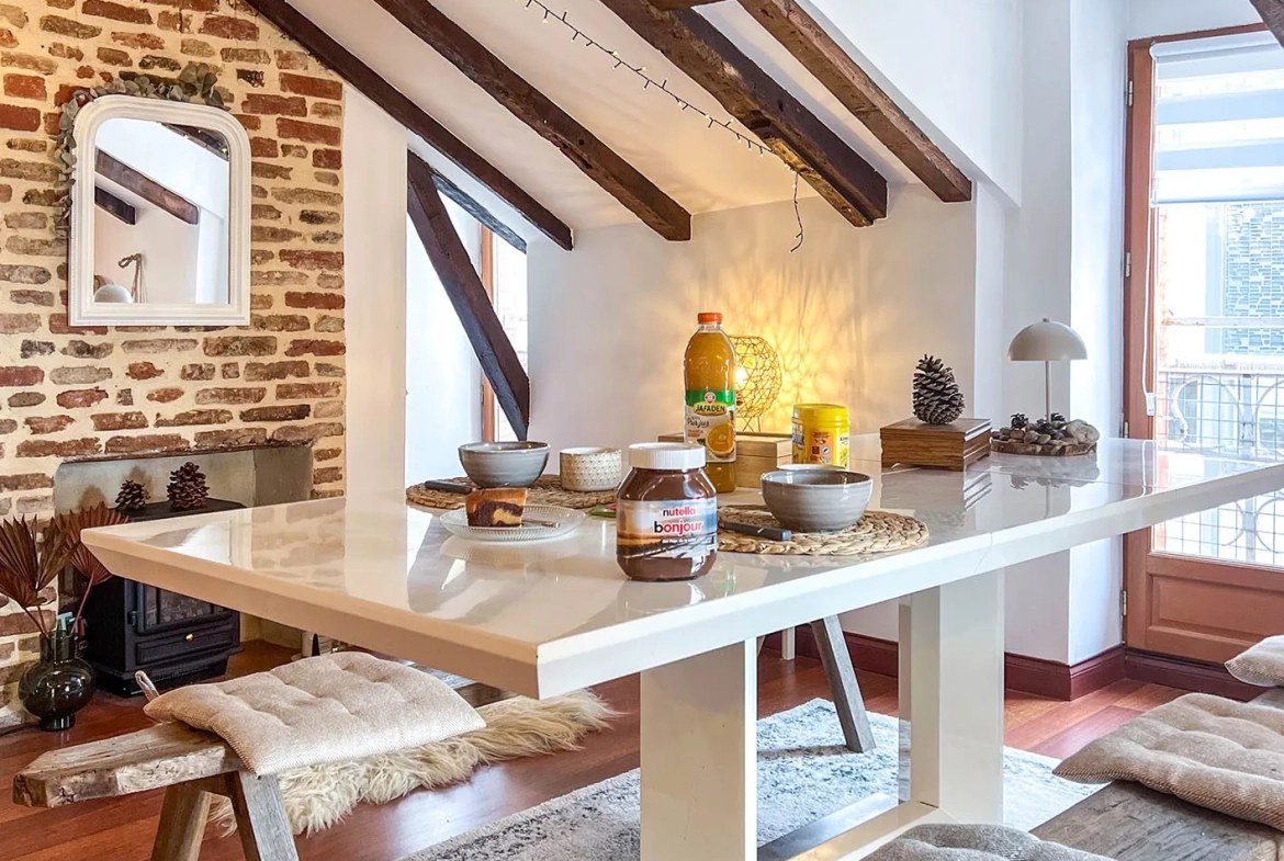 Charmant appartement 3 pièces avec charme ancien à Aurillac secteur Carmes 