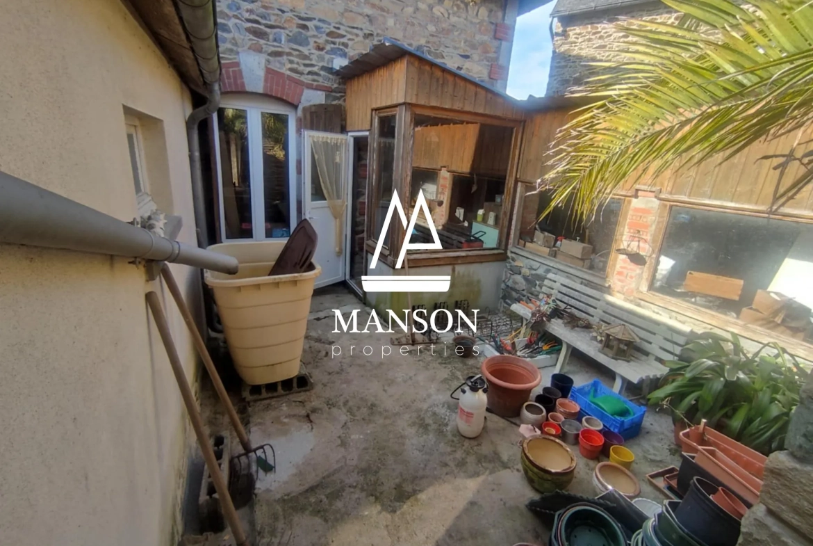 Maison à rénover de 88m² à Ploëzal, Côtes-d'Armor 