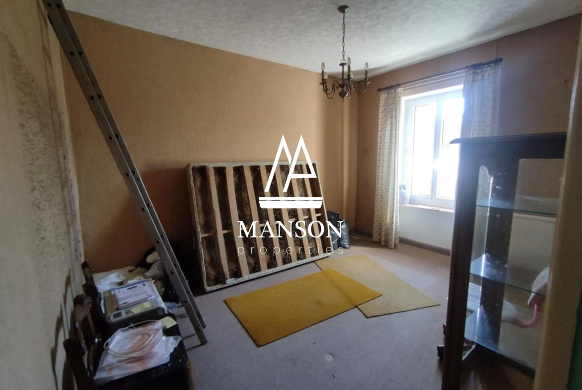 Maison à rénover de 88m² à Ploëzal, Côtes-d'Armor 