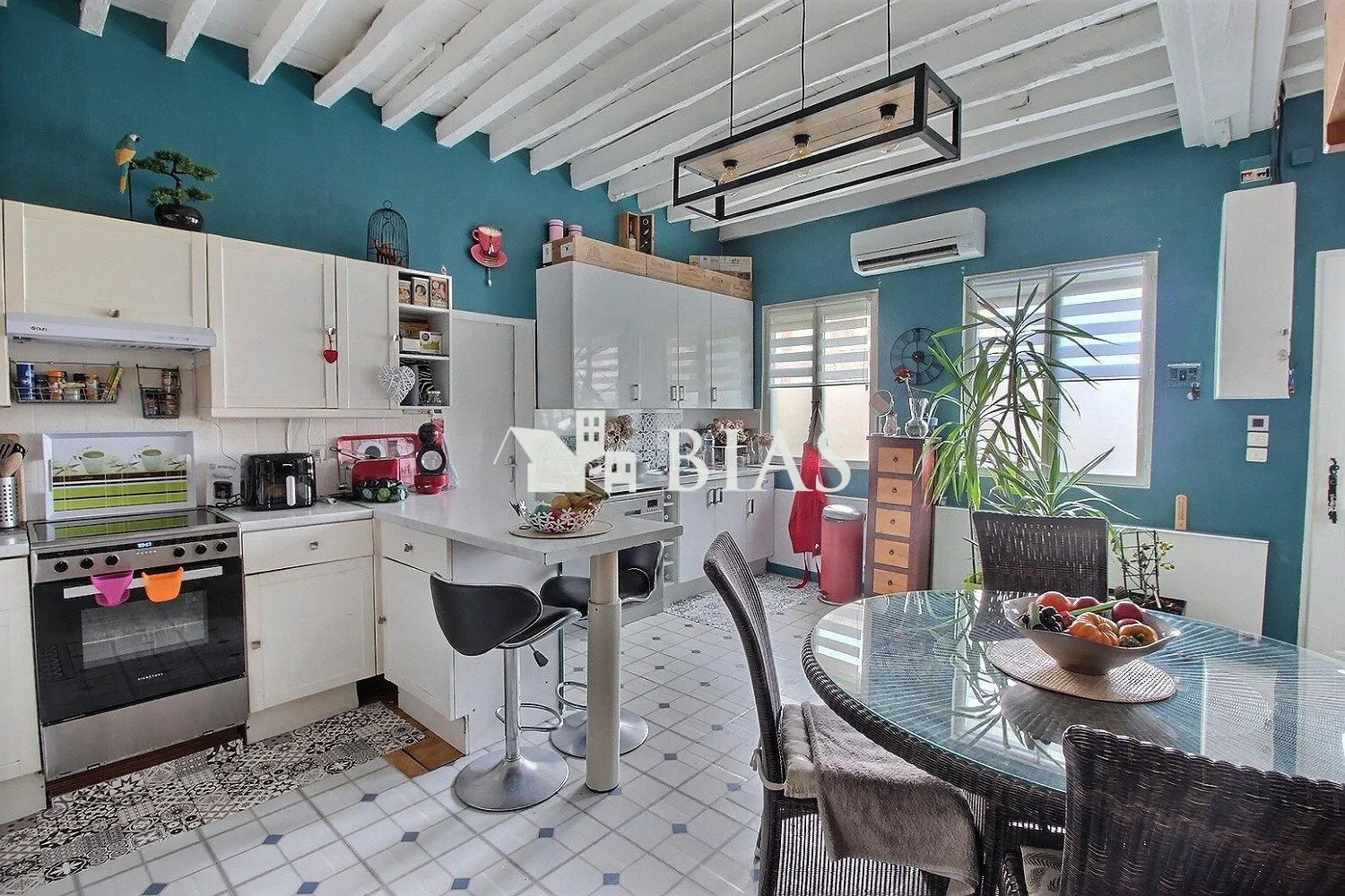 Maison de plain-pied à Caudebec-lès-Elbeuf avec jardin et garage 