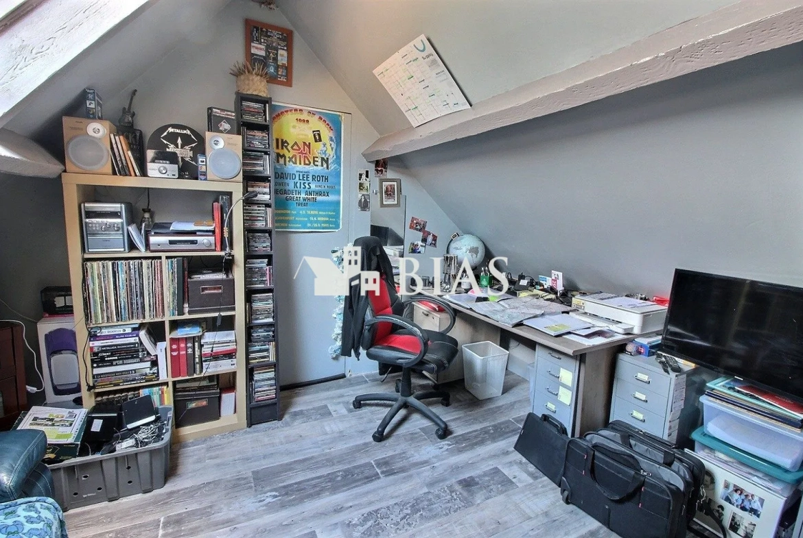 Maison de plain-pied à Caudebec-lès-Elbeuf avec jardin et garage 