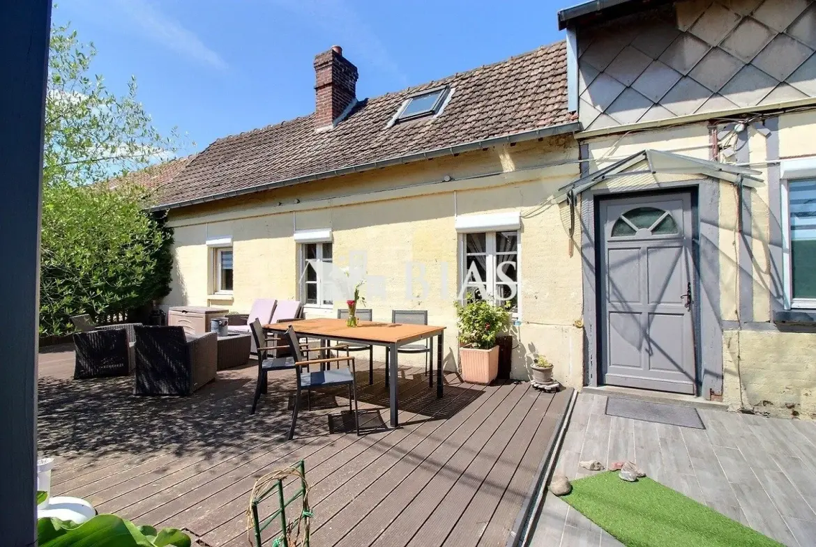 Maison de plain-pied à Caudebec-lès-Elbeuf avec jardin et garage 