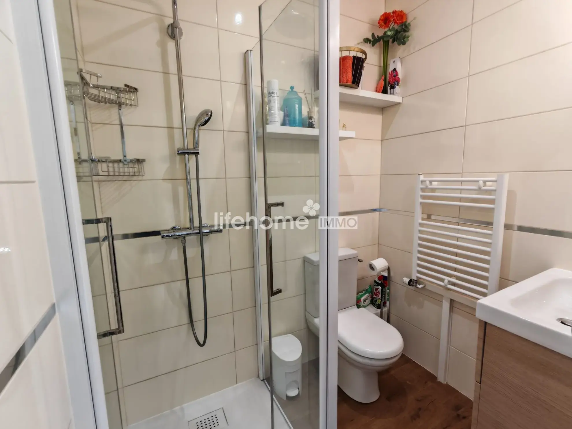 Maison à Châteauroux avec jardin, deux chambres et cave, parfait pour habitation ou investissement 